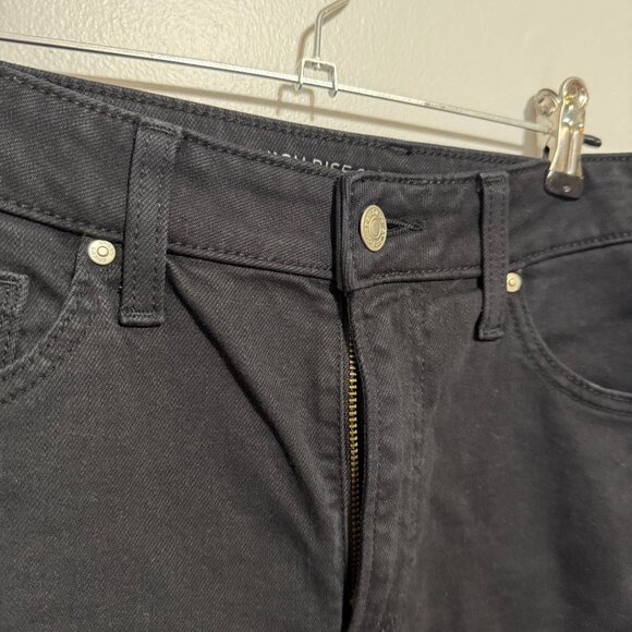 Chicos Womens High Rise Straight Leg Crop Jeans Size 10 Black Denim - Picture 3 of 7